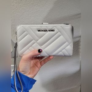 Michael kors clutch